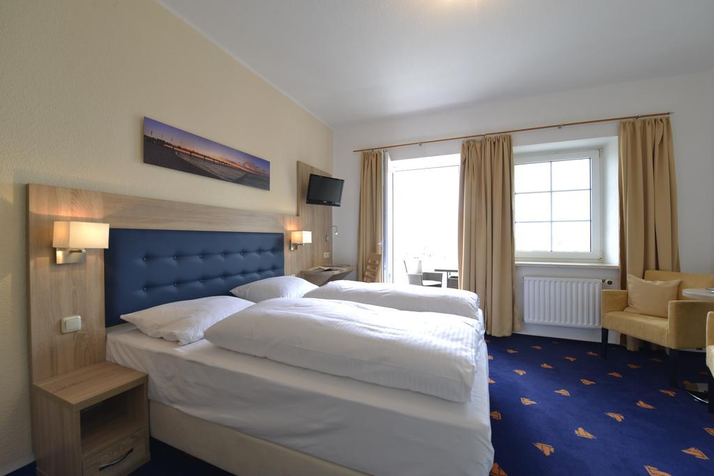 Hotel Boddenhus Garni 징스트 외부 사진