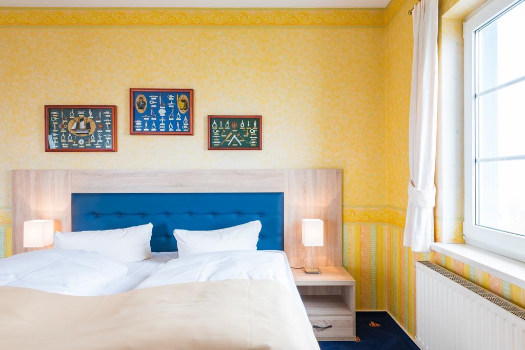 Hotel Boddenhus Garni 징스트 외부 사진