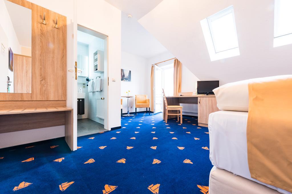 Hotel Boddenhus Garni 징스트 외부 사진