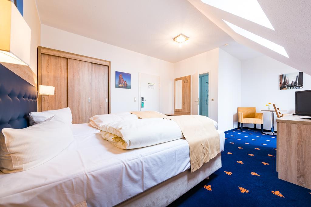Hotel Boddenhus Garni 징스트 외부 사진