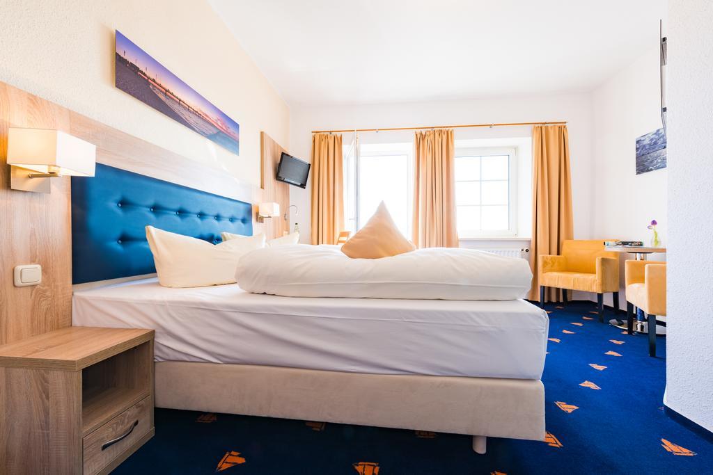 Hotel Boddenhus Garni 징스트 외부 사진