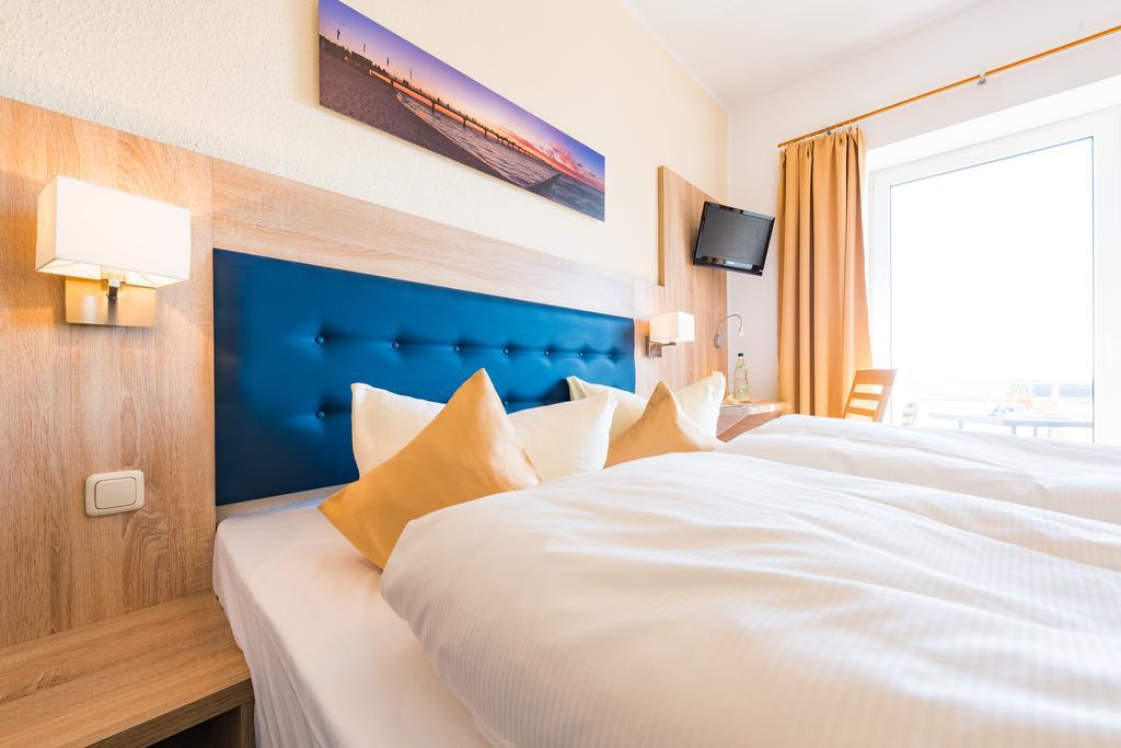 Hotel Boddenhus Garni 징스트 외부 사진