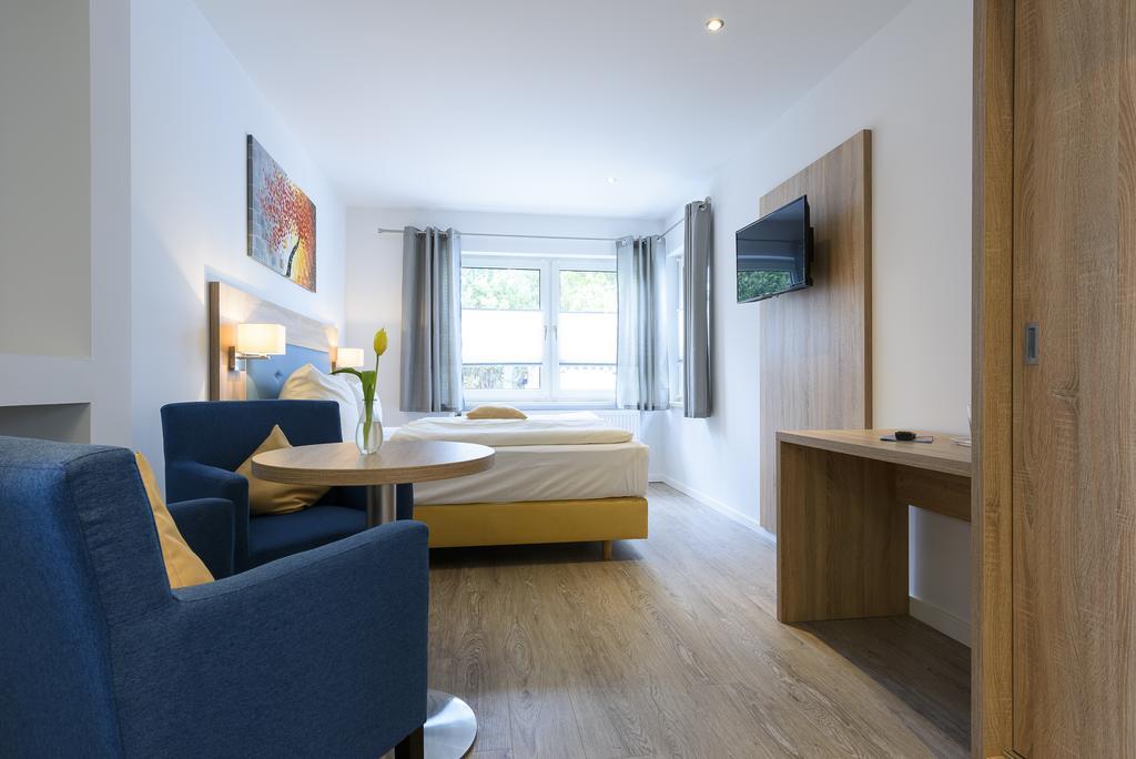 Hotel Boddenhus Garni 징스트 외부 사진