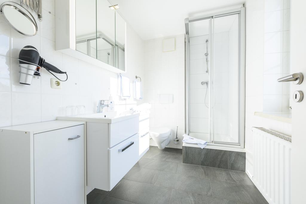 Hotel Boddenhus Garni 징스트 외부 사진
