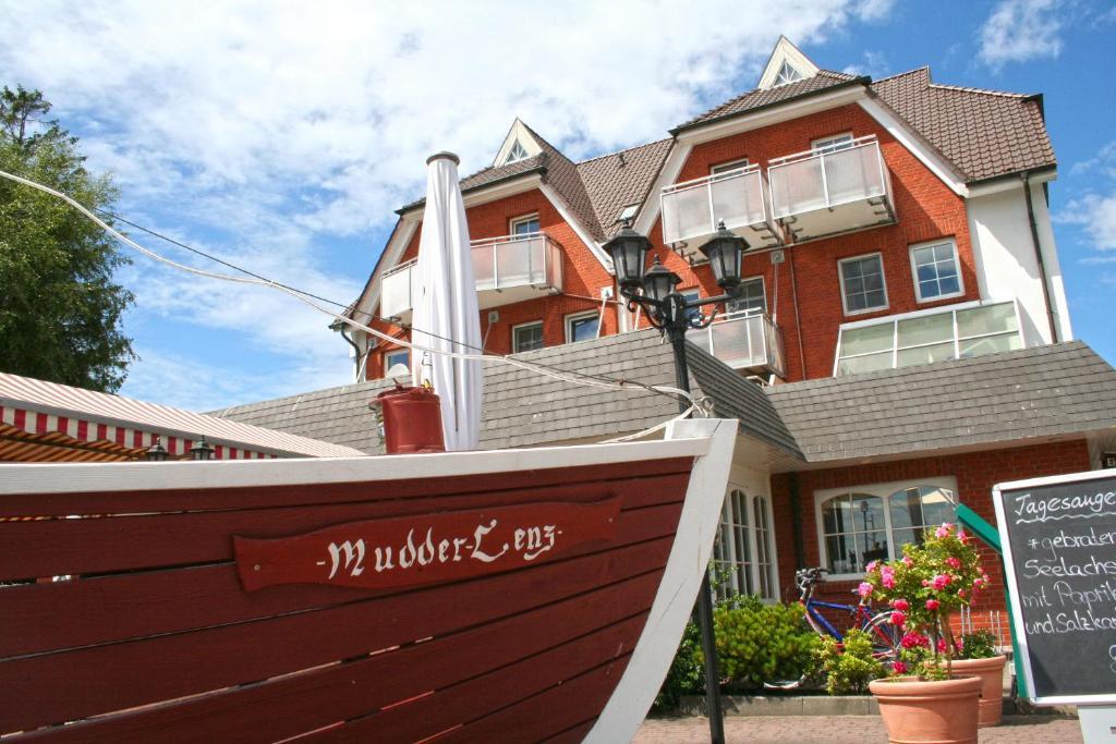 Hotel Boddenhus Garni 징스트 외부 사진